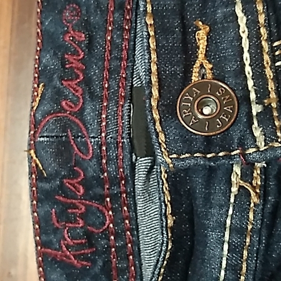 Ariya Jean shorts 13/14 - Picture 3 of 4